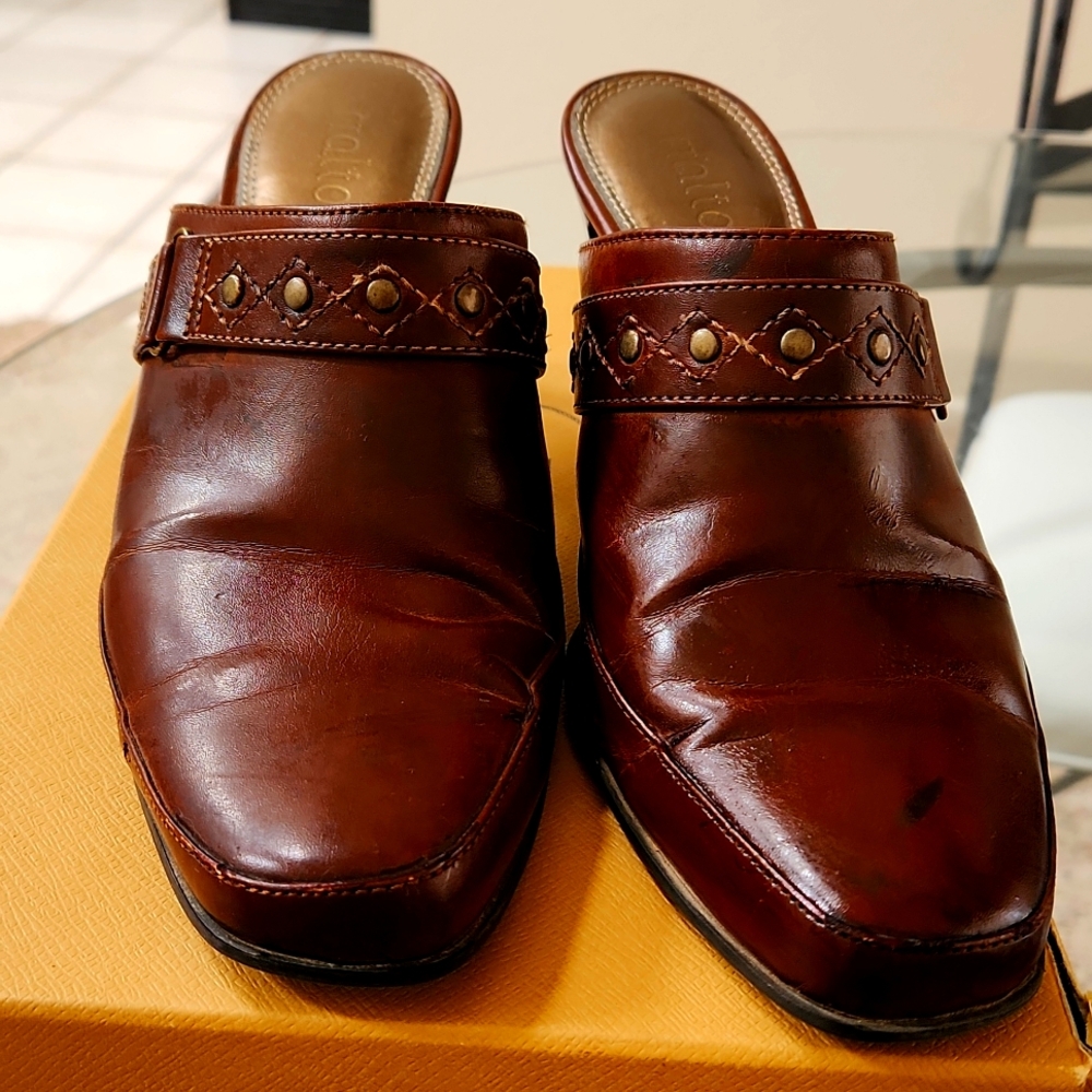 RIALTO SIZE 8  brown 3" MULES